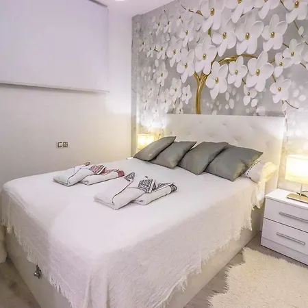 Adeje Living - Stylish 2 Bedroom In Adeje Tenerife Apartamento