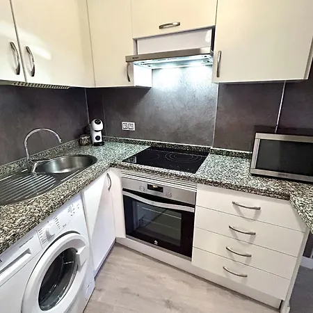 Adeje Living - Stylish 2 Bedroom In Adeje Tenerife Apartmán