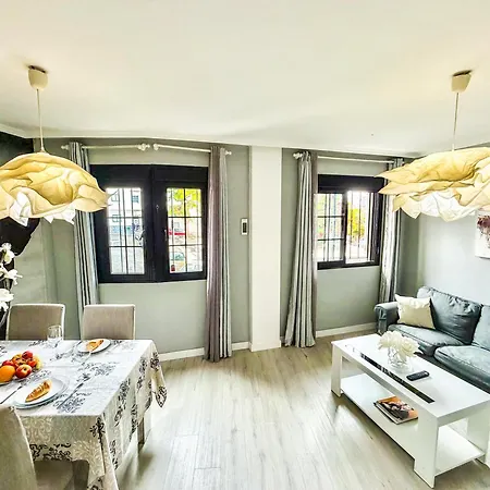 Adeje Living - Stylish 2 Bedroom In Adeje Tenerife Apartamento *