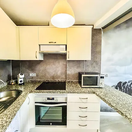 Adeje Living - Stylish 2 Bedroom In Adeje Tenerife Apartamento *